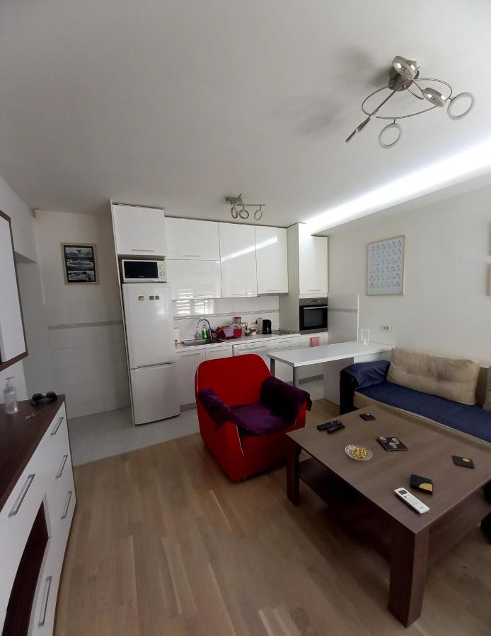 Skopje Contemporary Apartment Exterior photo